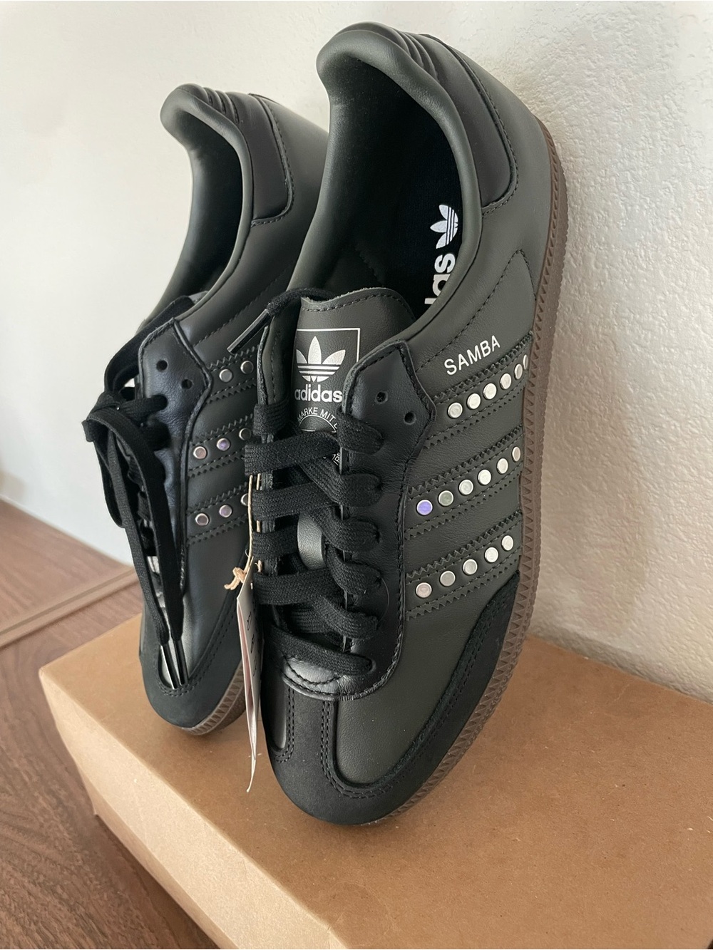 NWT adidas Women’s Samba OG Sneakers Size 8 - Picture 3 of 8